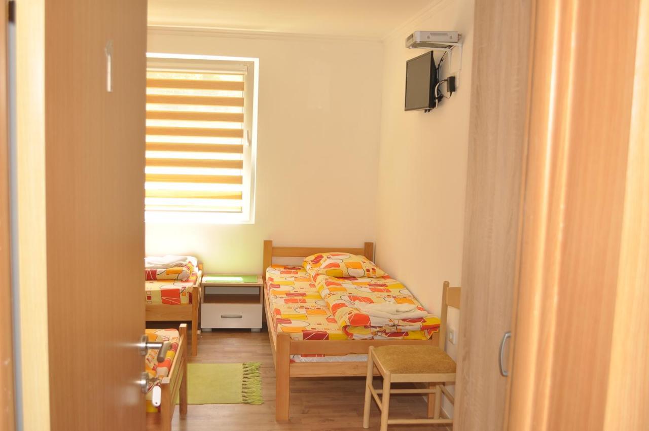 Apartments & Rooms Bojic 科拉欣 外观 照片
