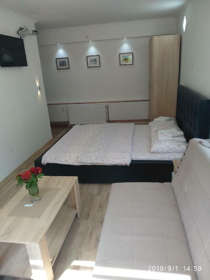 Apartments & Rooms Bojic 科拉欣 外观 照片